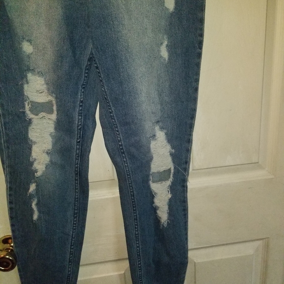 Jeans - Picture 3 of 4